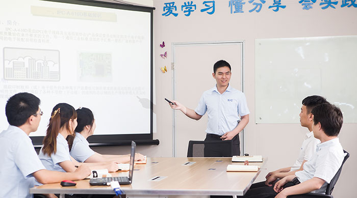 工程團(tuán)隊(duì)